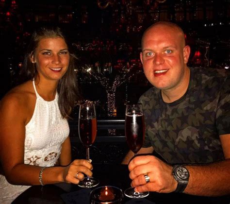 michael van gerwen girlfriend.